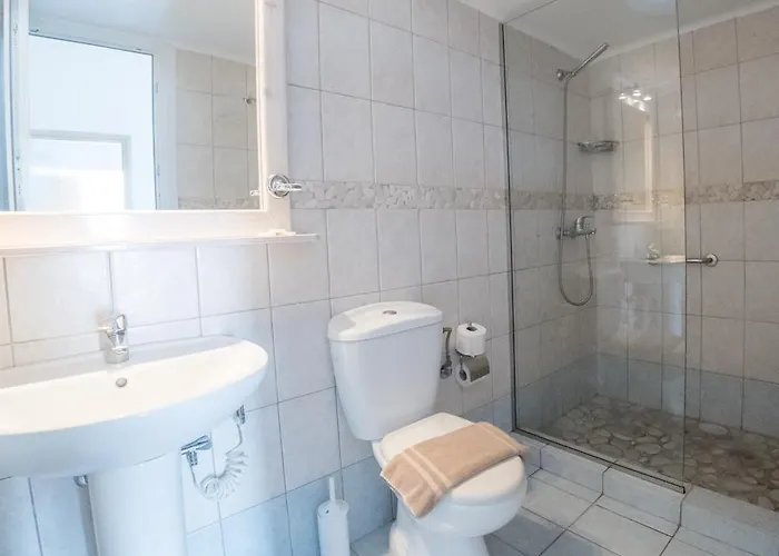 New Paradise - Adults Only